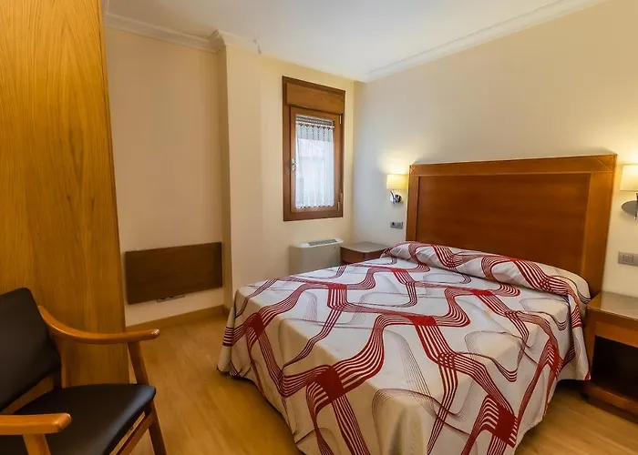 & * Santo Domingo De Silos