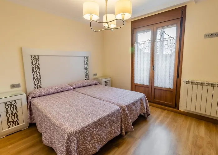 & * Santo Domingo De Silos