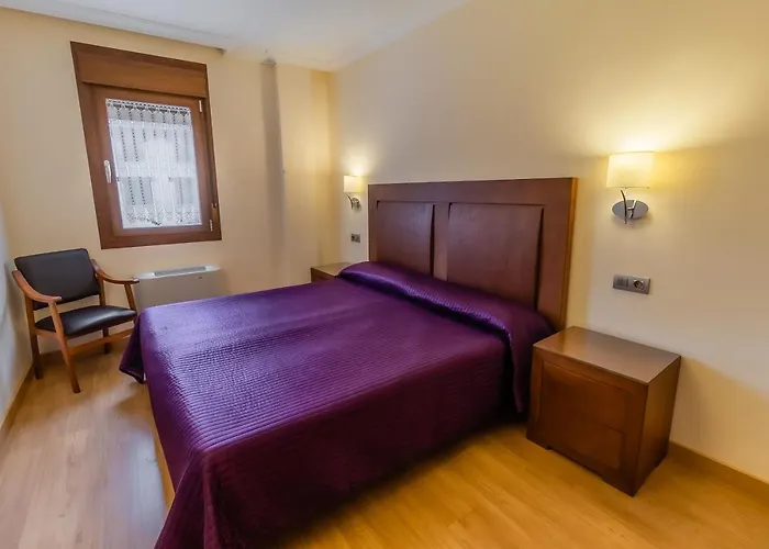 & * Santo Domingo De Silos